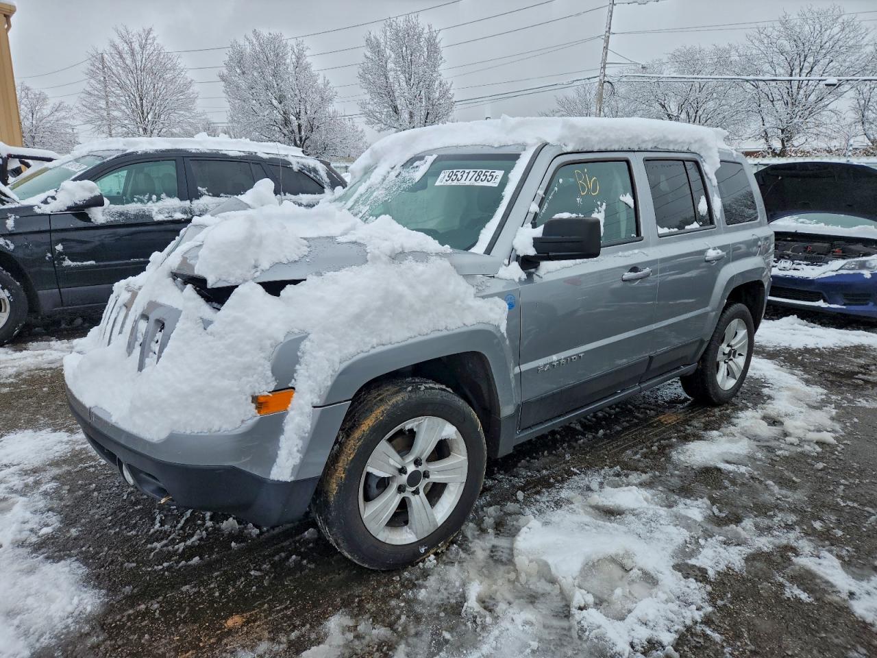 Jeep Patriot Latitude Image 1