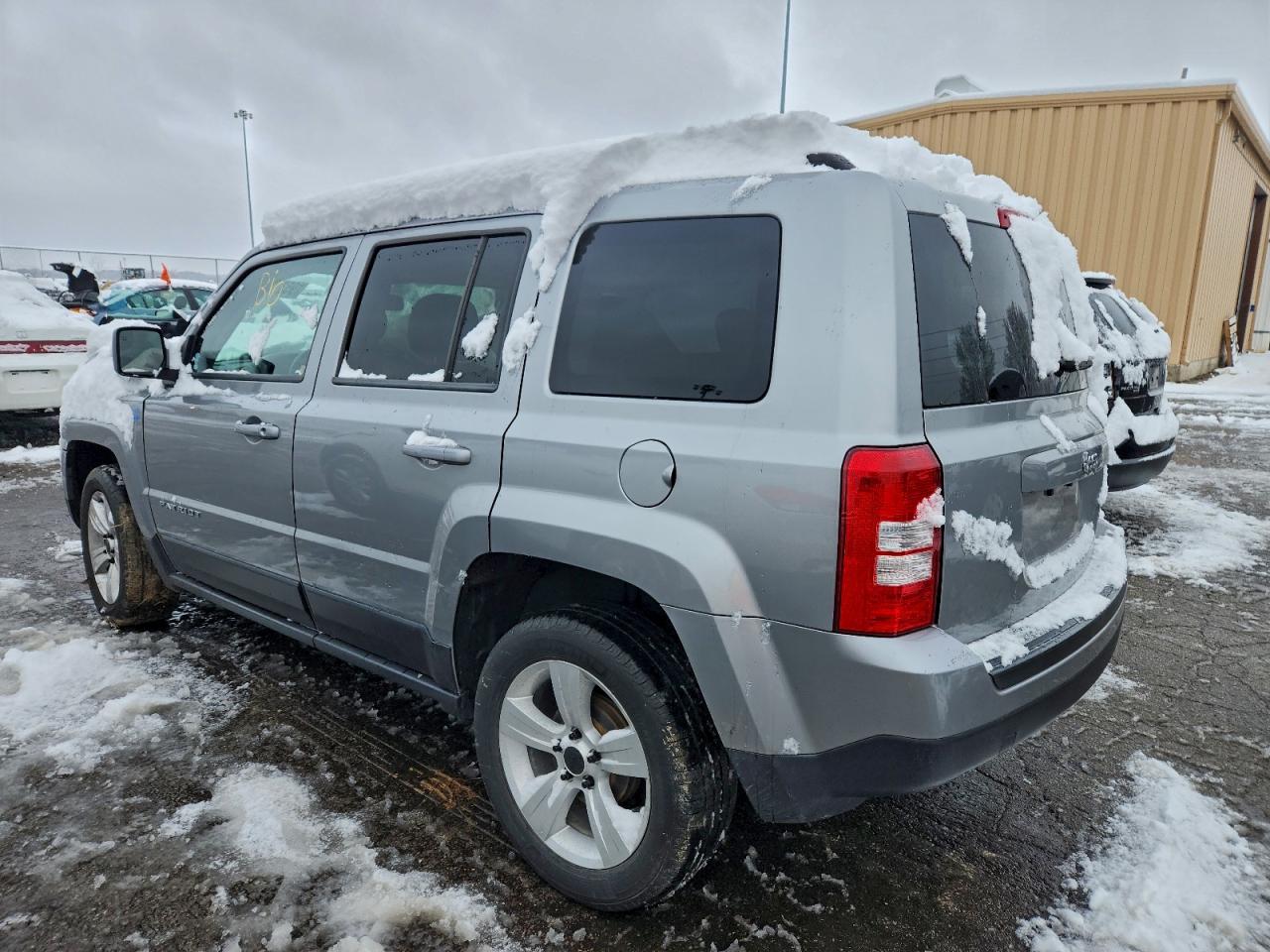 Jeep Patriot Latitude Image 3