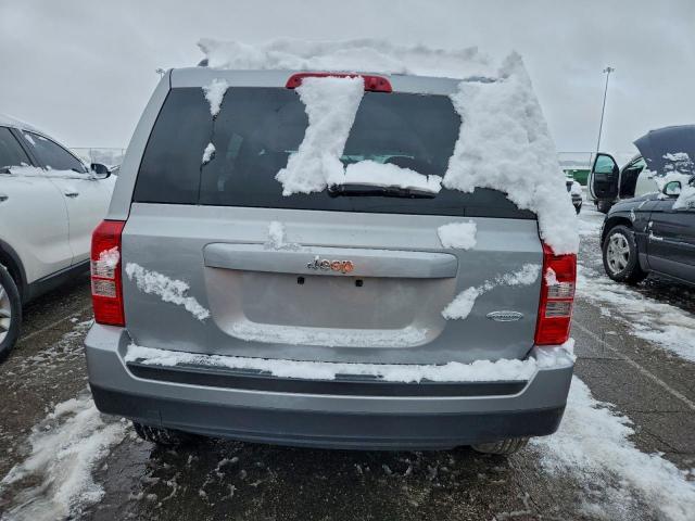 Jeep Patriot Latitude Image 6