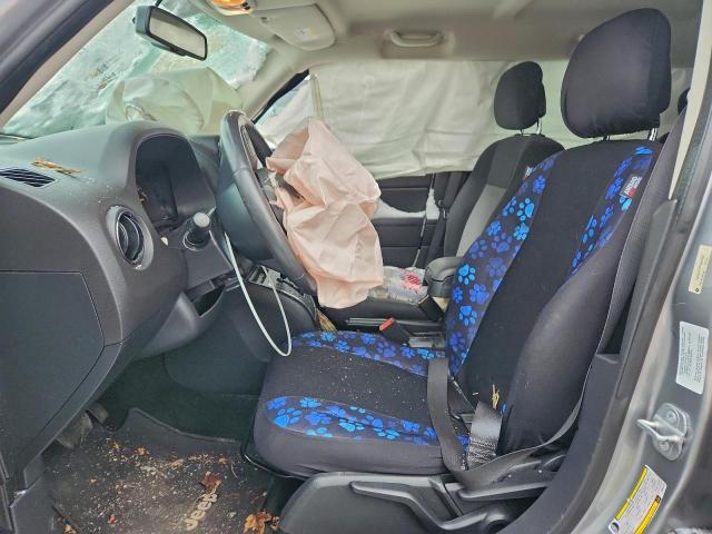 Jeep Patriot Latitude Image 12