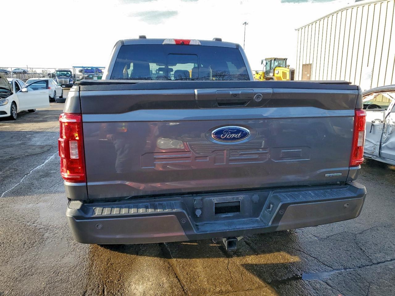 Ford F-150 Supercrew Image 6