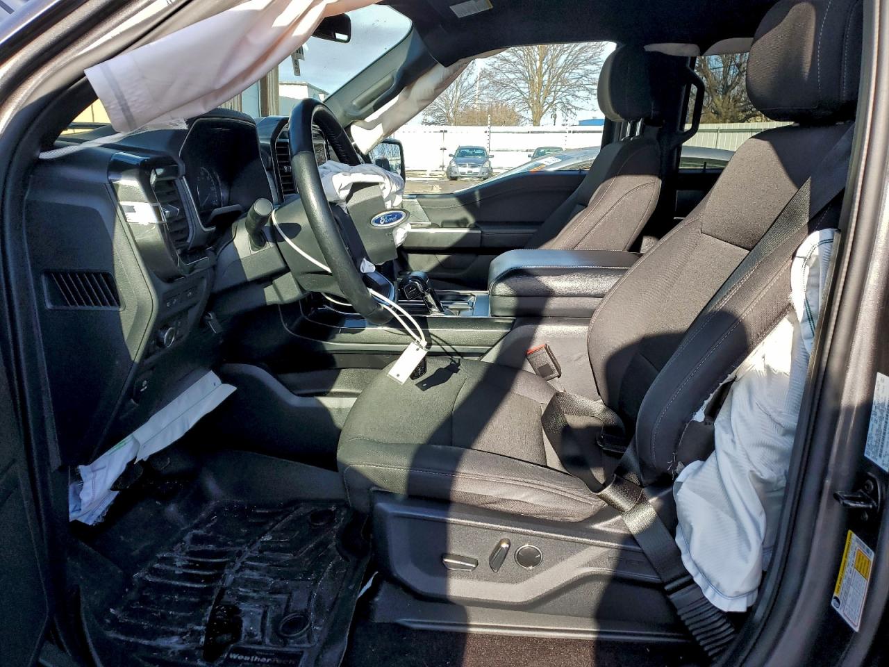 Ford F-150 Supercrew Image 4