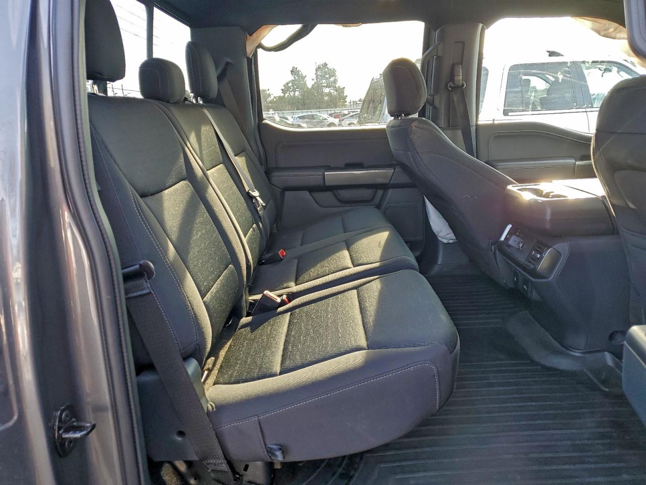 Ford F-150 Supercrew Image 9