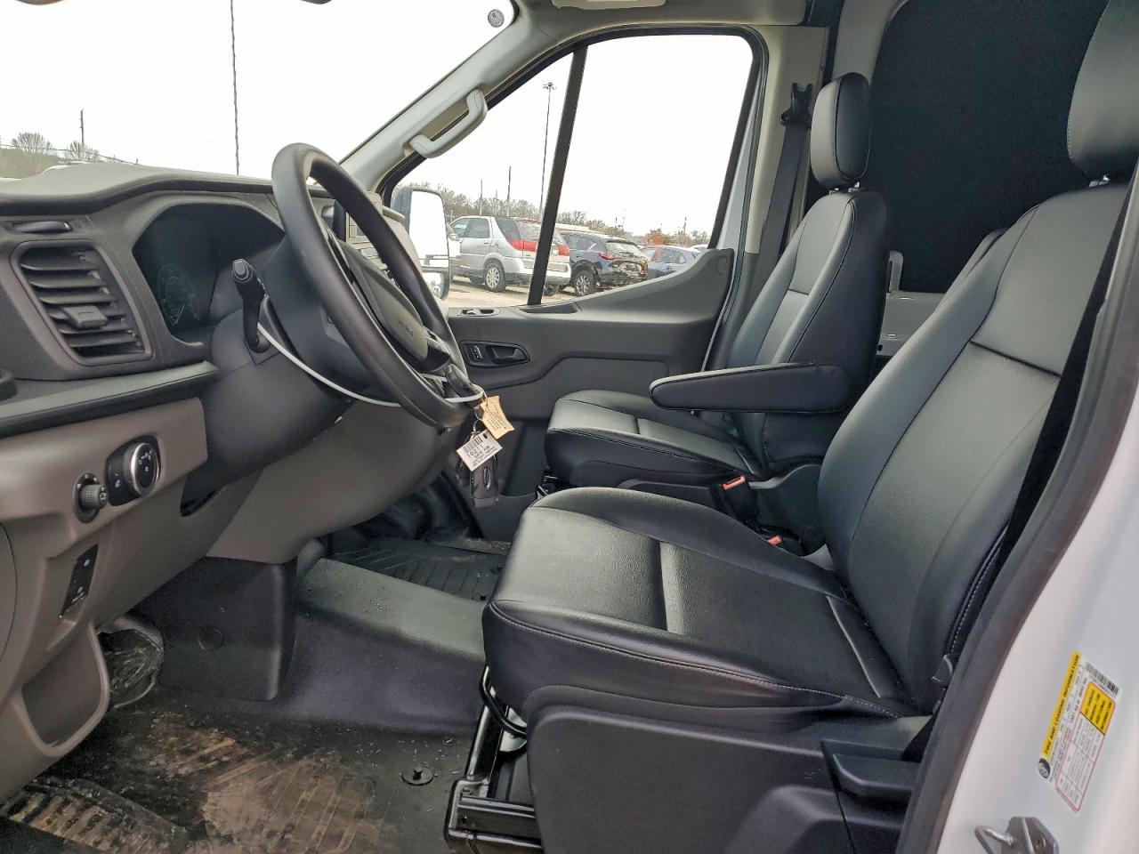 Ford Transit T-250 Image 7