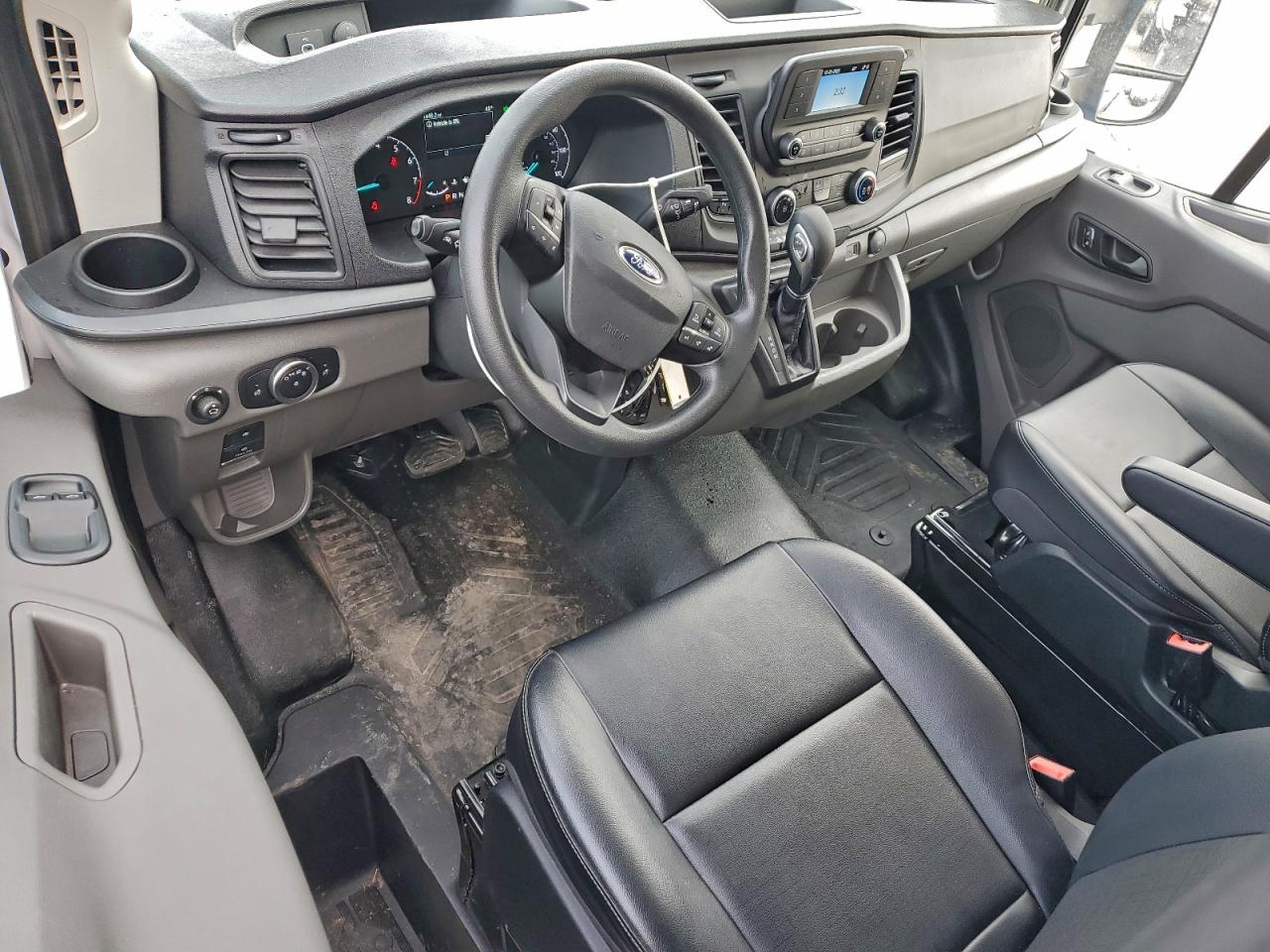 Ford Transit T-250 Image 11