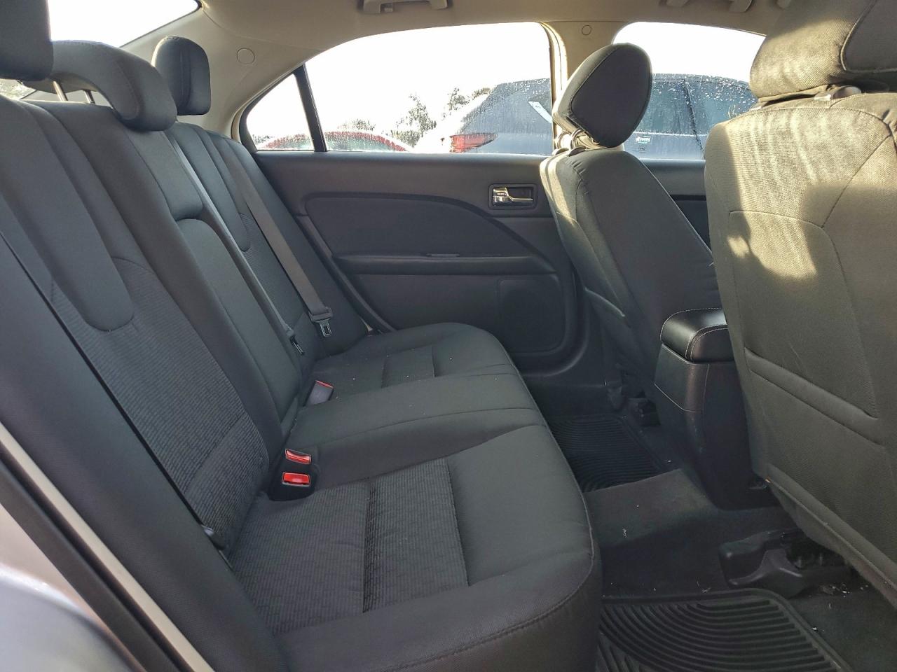 Ford Fusion Se Image 8