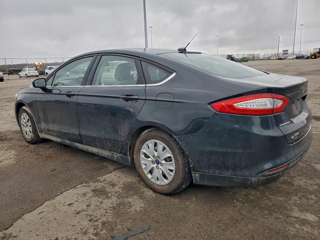 Ford Fusion S Image 3