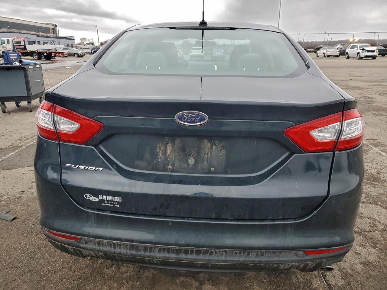 Ford Fusion S Image 4