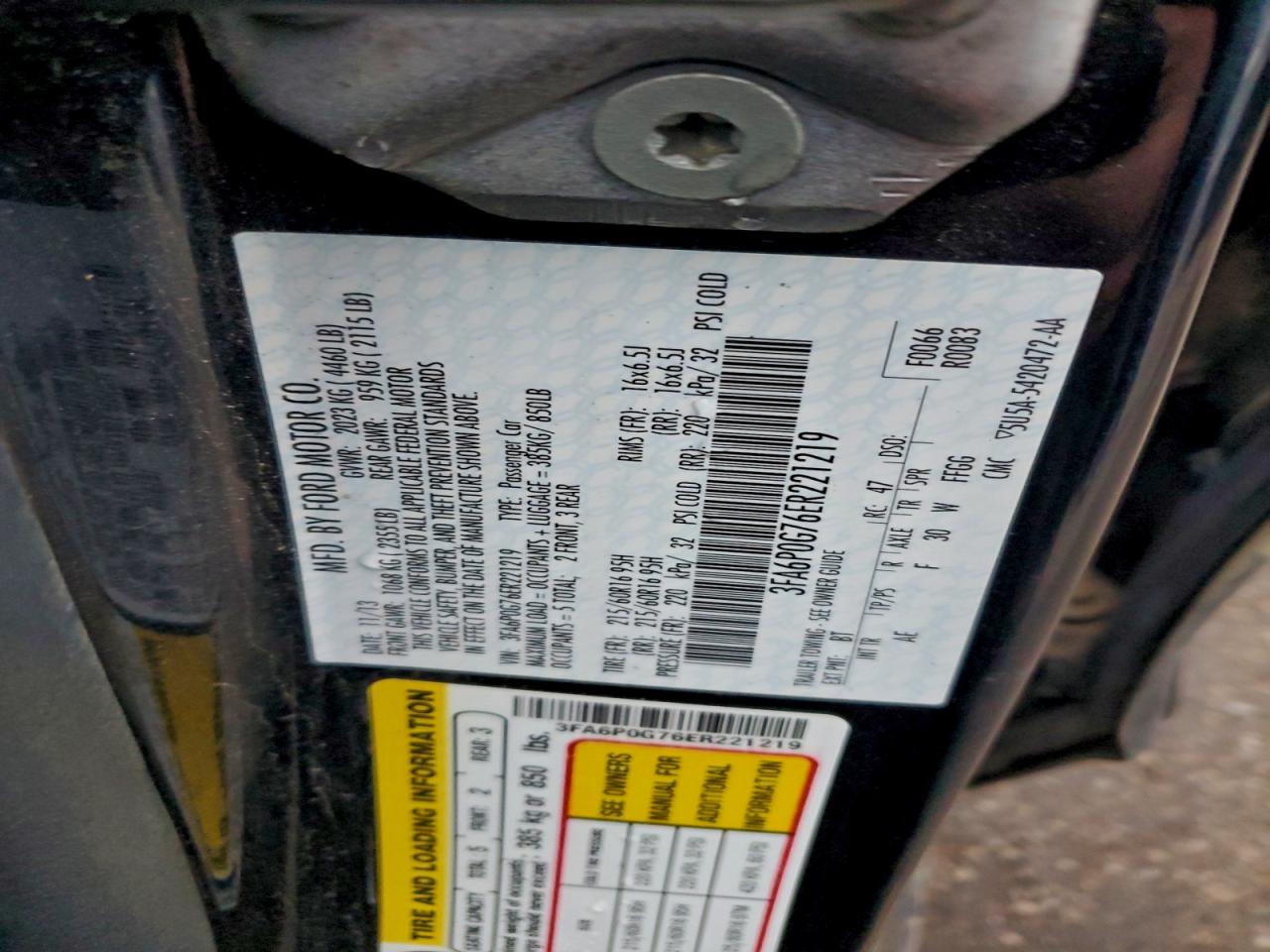 Ford Fusion S Image 12