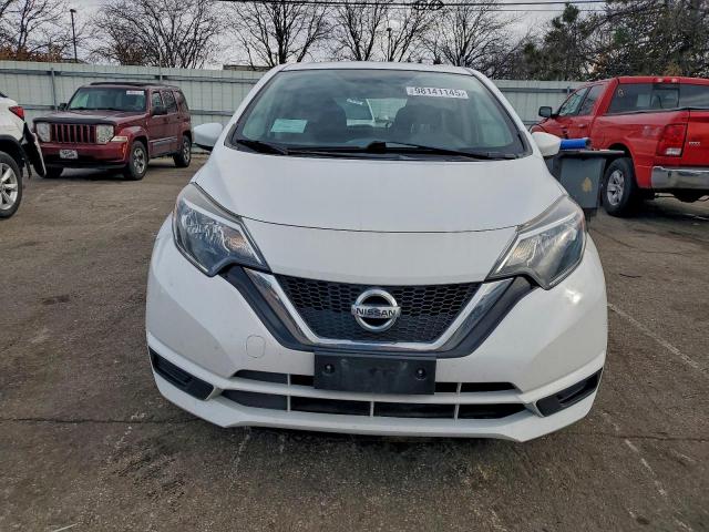 Nissan Versa S Image 5