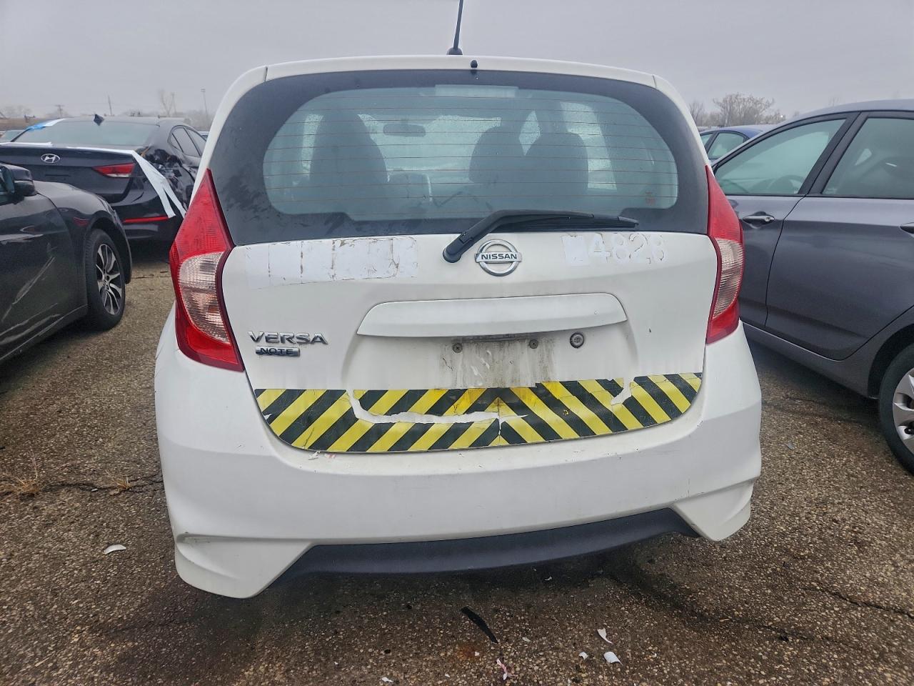 Nissan Versa S Image 2