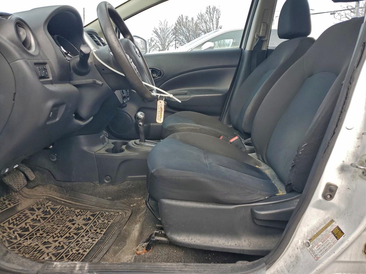 Nissan Versa S Image 8