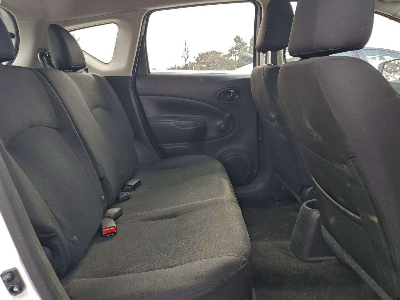 Nissan Versa S Image 10