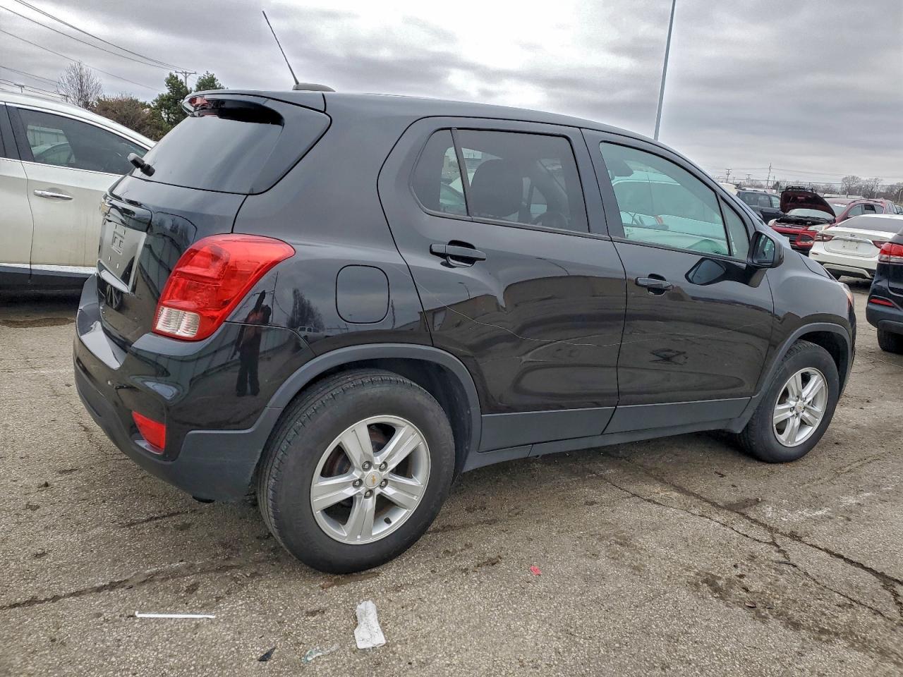 Chevrolet Trax Ls Image 5
