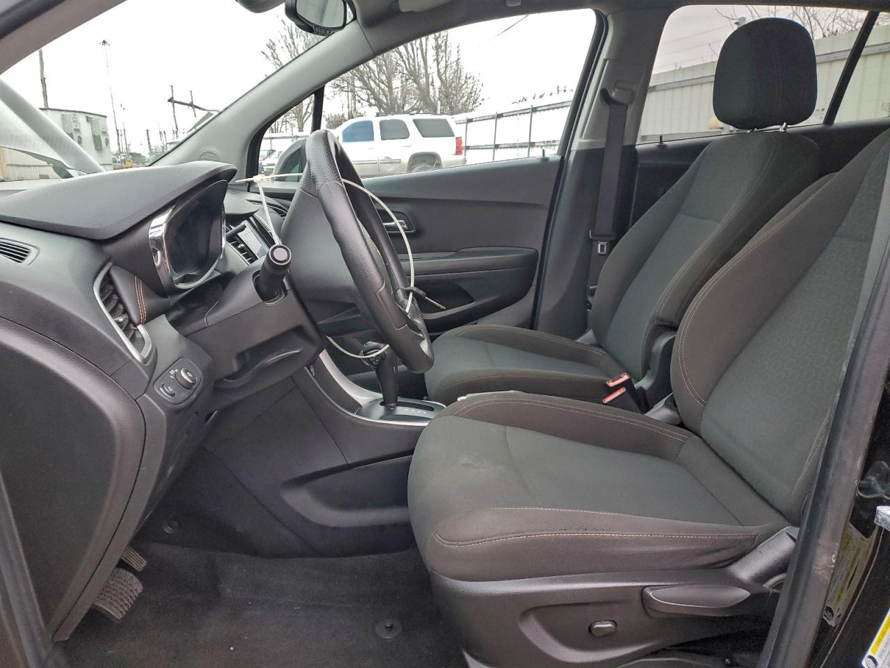 Chevrolet Trax Ls Image 6