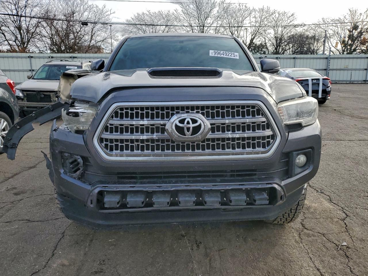 Toyota Tacoma Double Cab Image 6