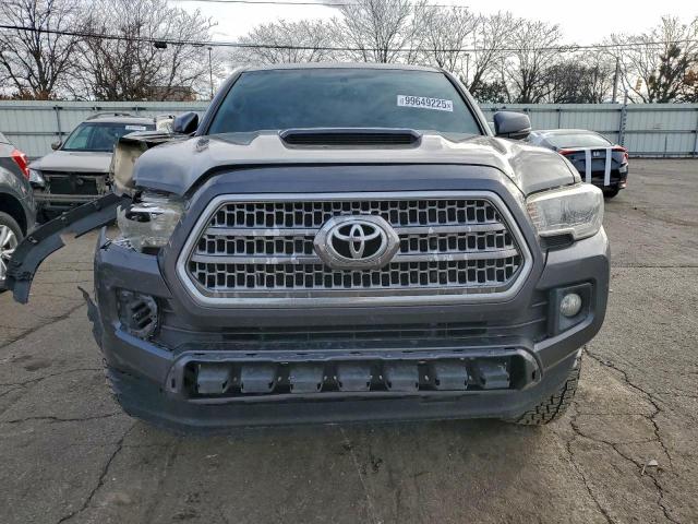 Toyota Tacoma Double Cab Image 6