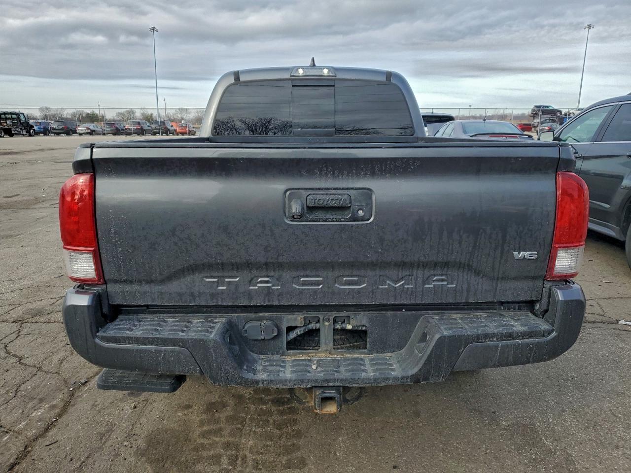 Toyota Tacoma Double Cab Image 7