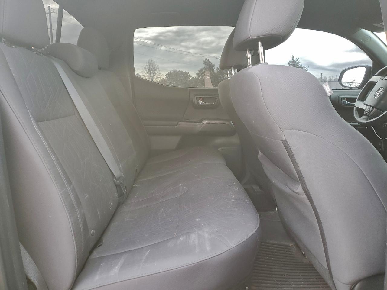 Toyota Tacoma Double Cab Image 11