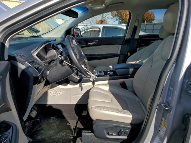 Ford Edge Titanium Image 4