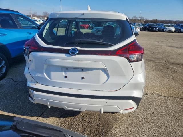 Nissan Kicks S Image 8