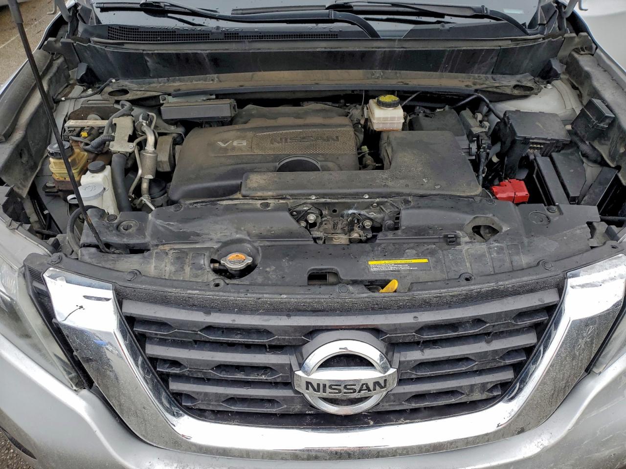 Nissan Pathfinder S Image 12