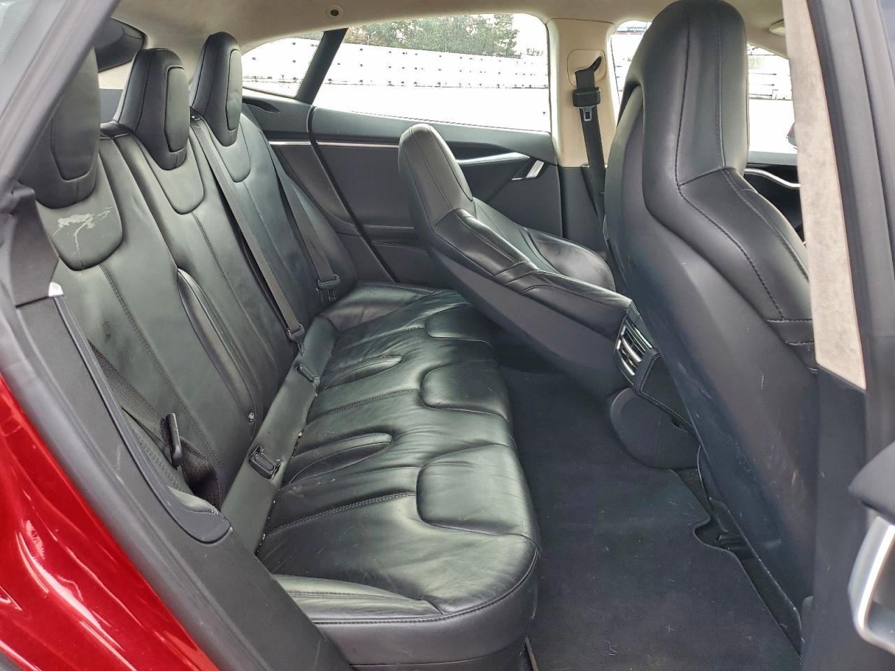 Tesla Model S Image 7