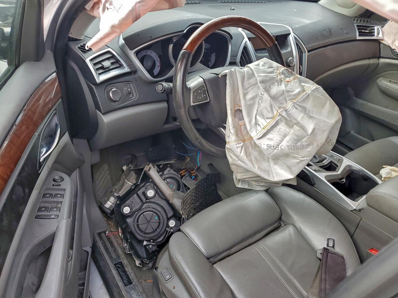 Cadillac SRX Luxury Collection Image 12