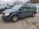 Chrysler Minivan Touring Image 1