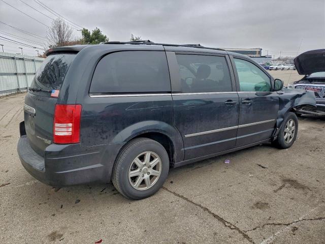 Chrysler Minivan Touring Image 3