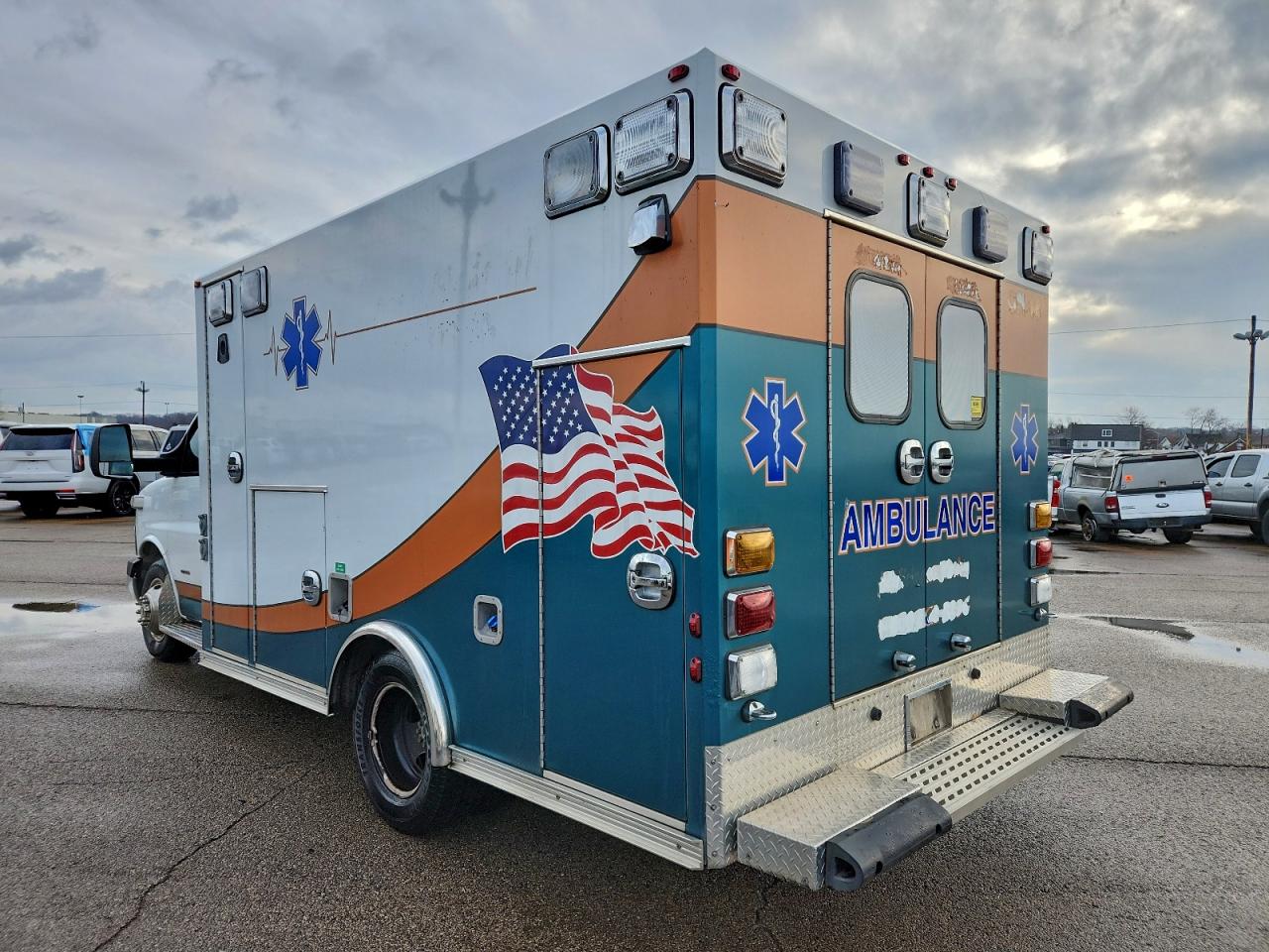 Chevrolet Express Image 12