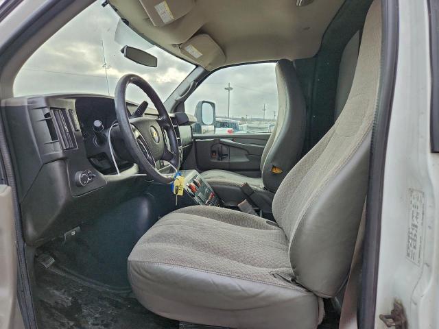 Chevrolet Express Image 4
