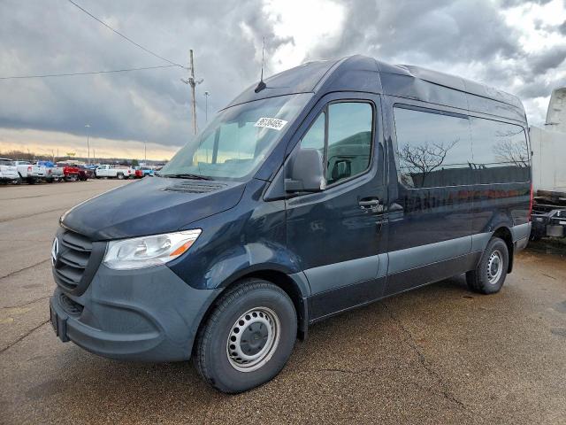  Salvage Mercedes-Benz Sprinter