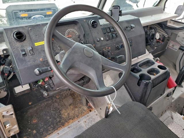 Freightliner Chassis M M Line Walk-in Van Image 9