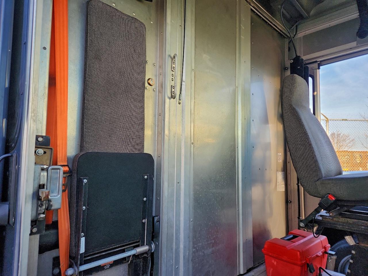 Freightliner Chassis M M Line Walk-in Van Image 4