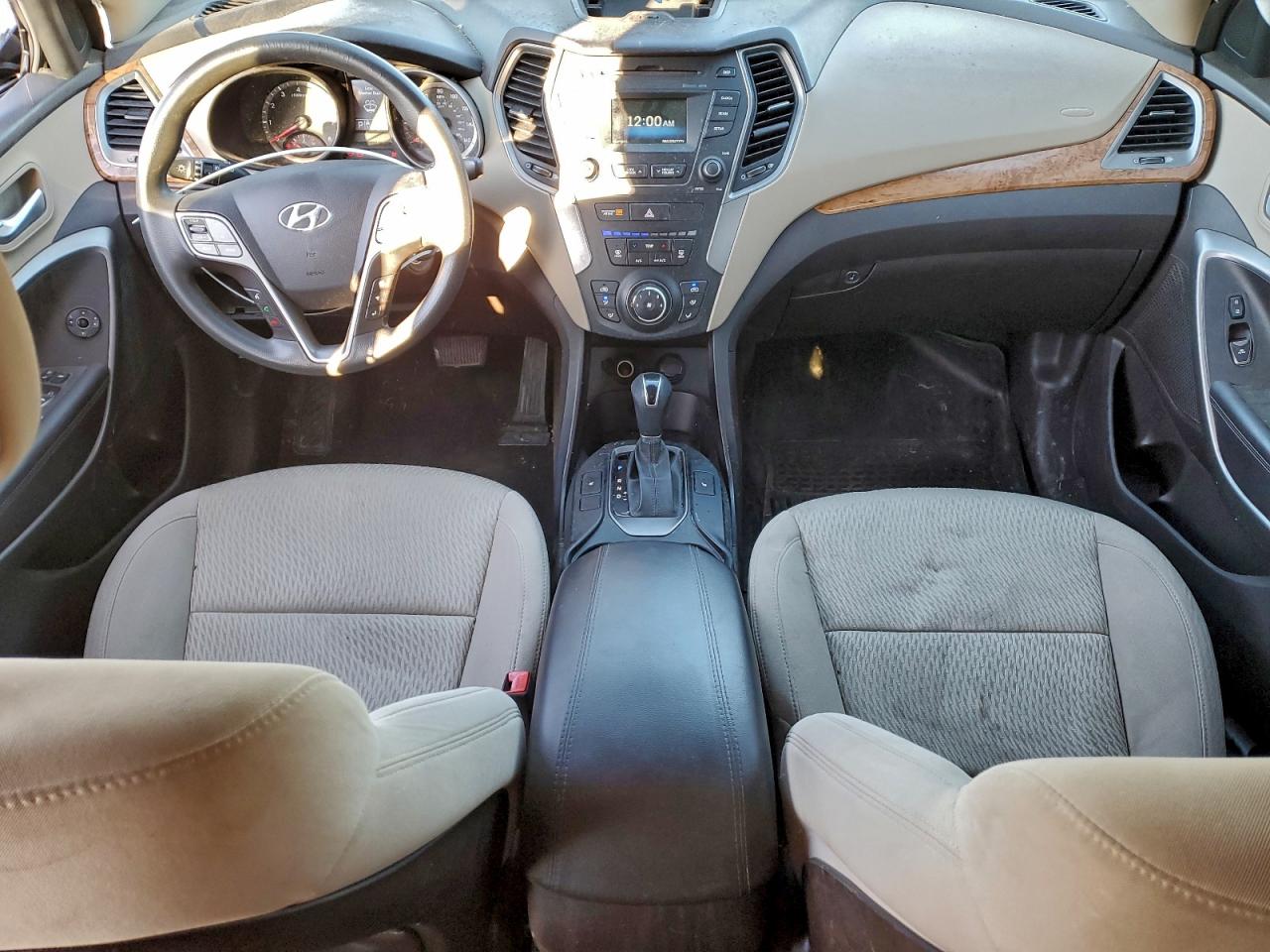 Hyundai SANTA FE Image 12