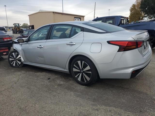 Nissan Altima Sv Image 2