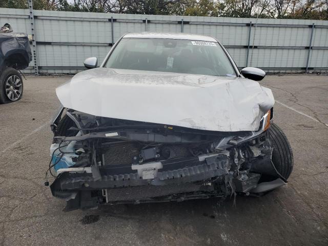 Nissan Altima Sv Image 4