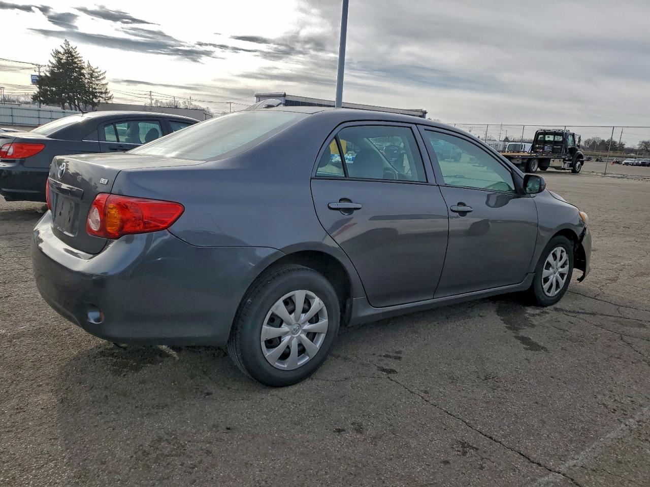 Toyota Corolla Base Image 3