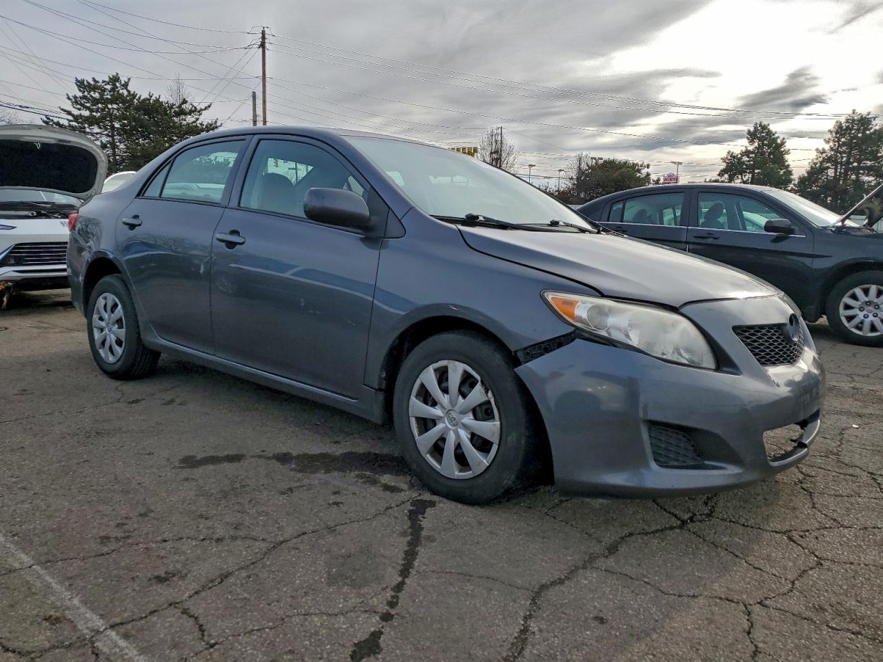 Toyota Corolla Base Image 4