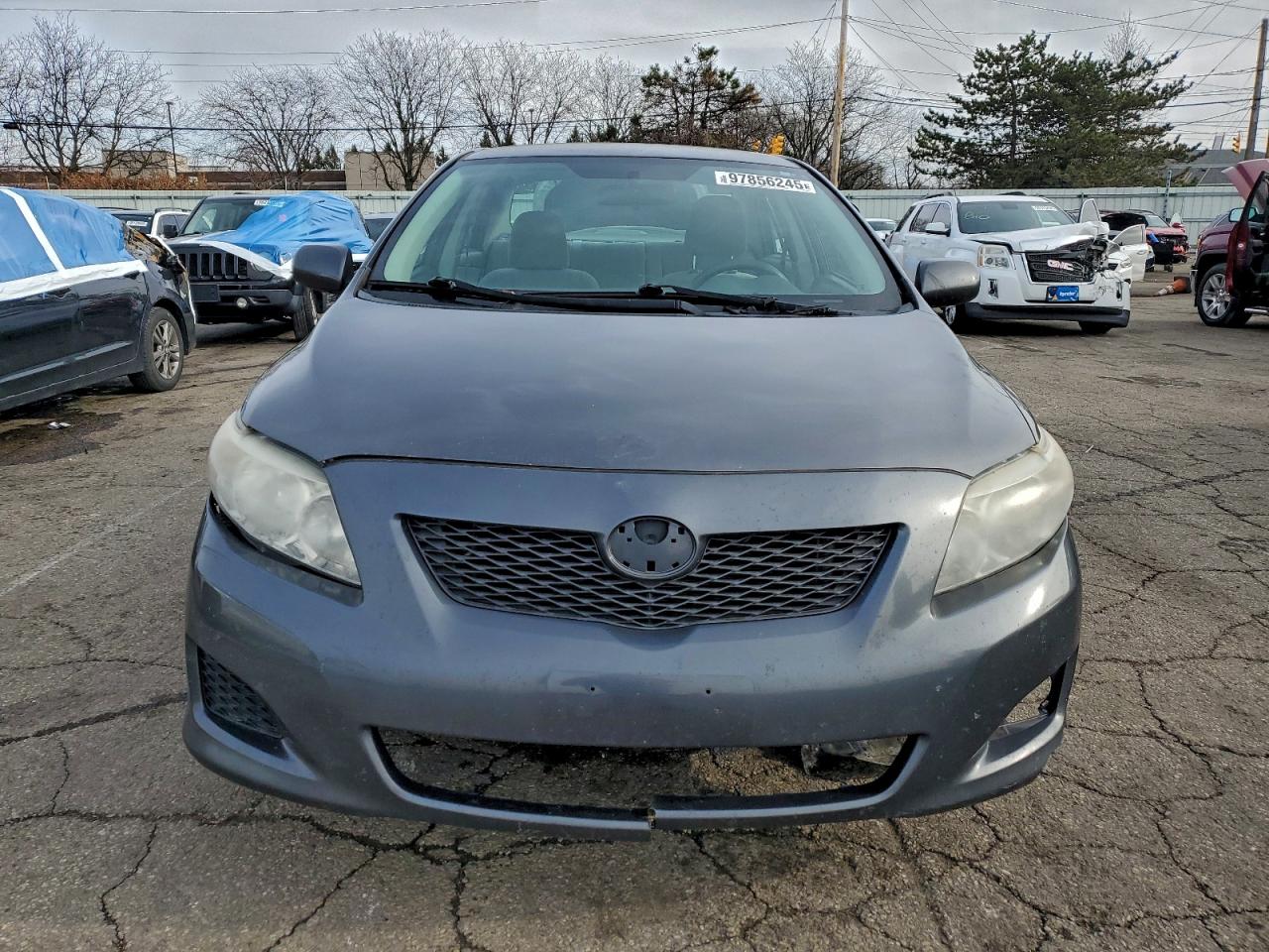 Toyota Corolla Base Image 10