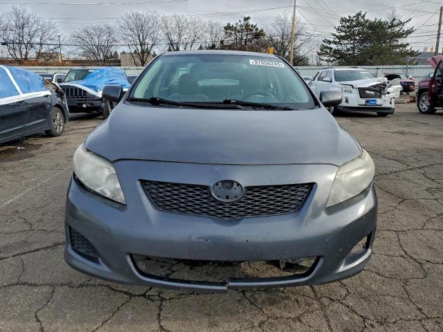 Toyota Corolla Base Image 10