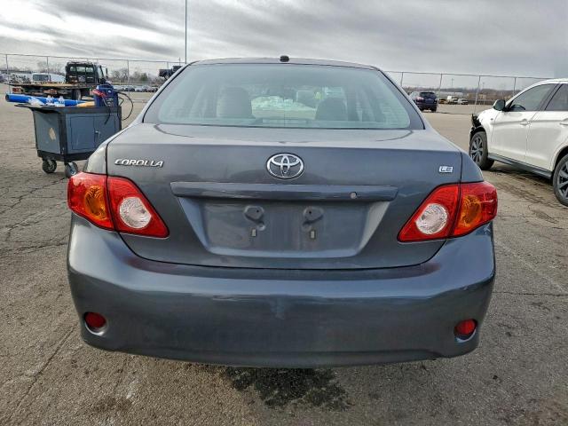 Toyota Corolla Base Image 9