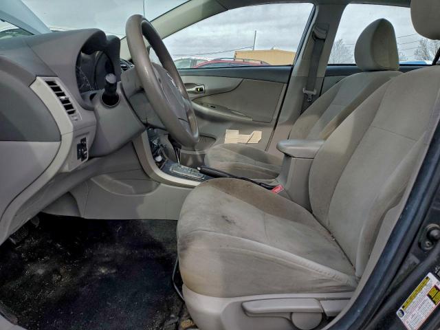 Toyota Corolla Base Image 7