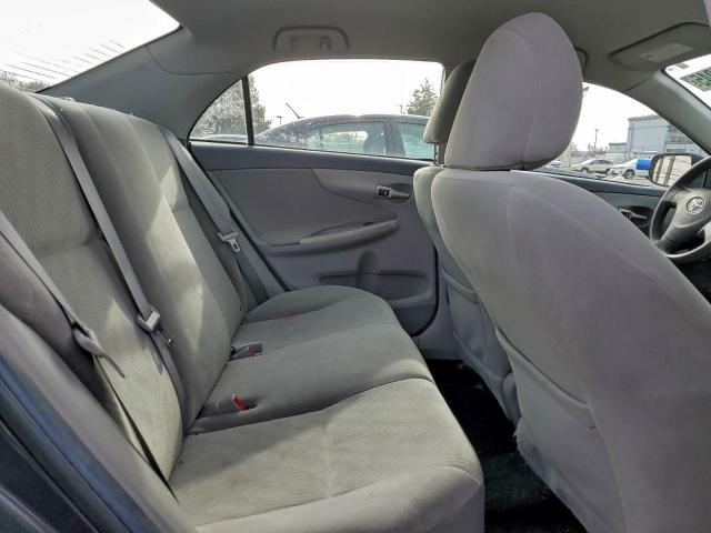 Toyota Corolla Base Image 8