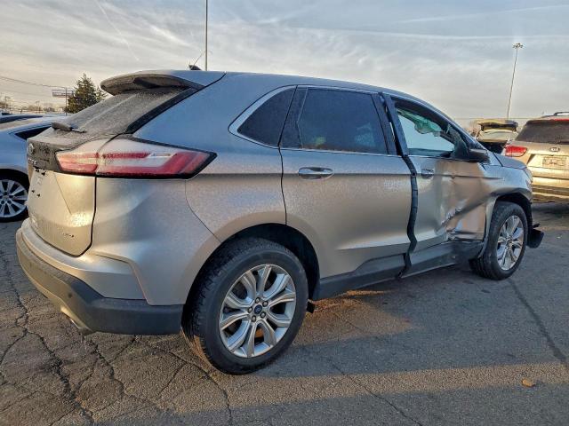 Ford Edge Titanium Image 2