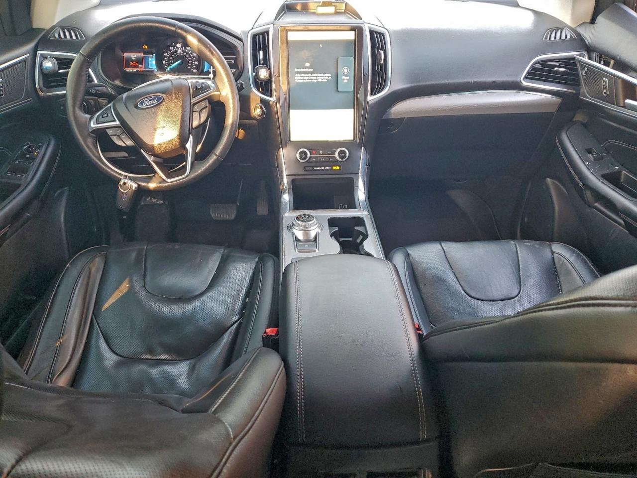 Ford Edge Titanium Image 4