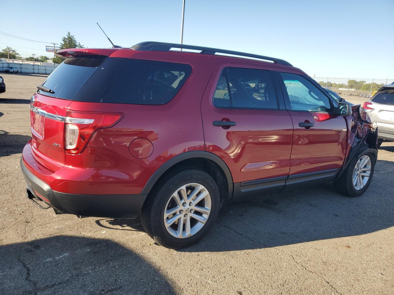 Ford Explorer Image 2