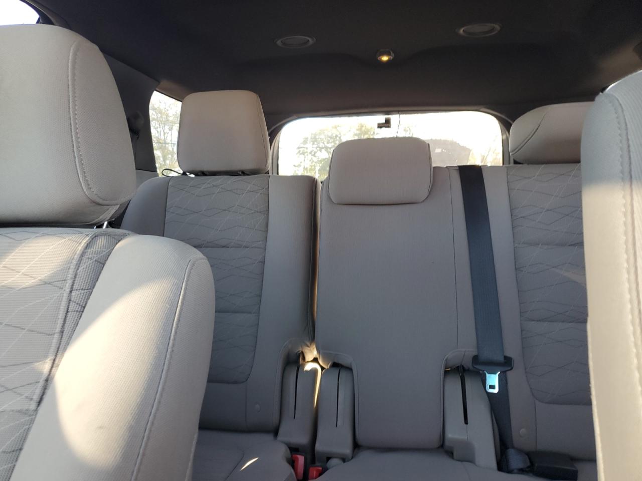 Ford Explorer Image 11