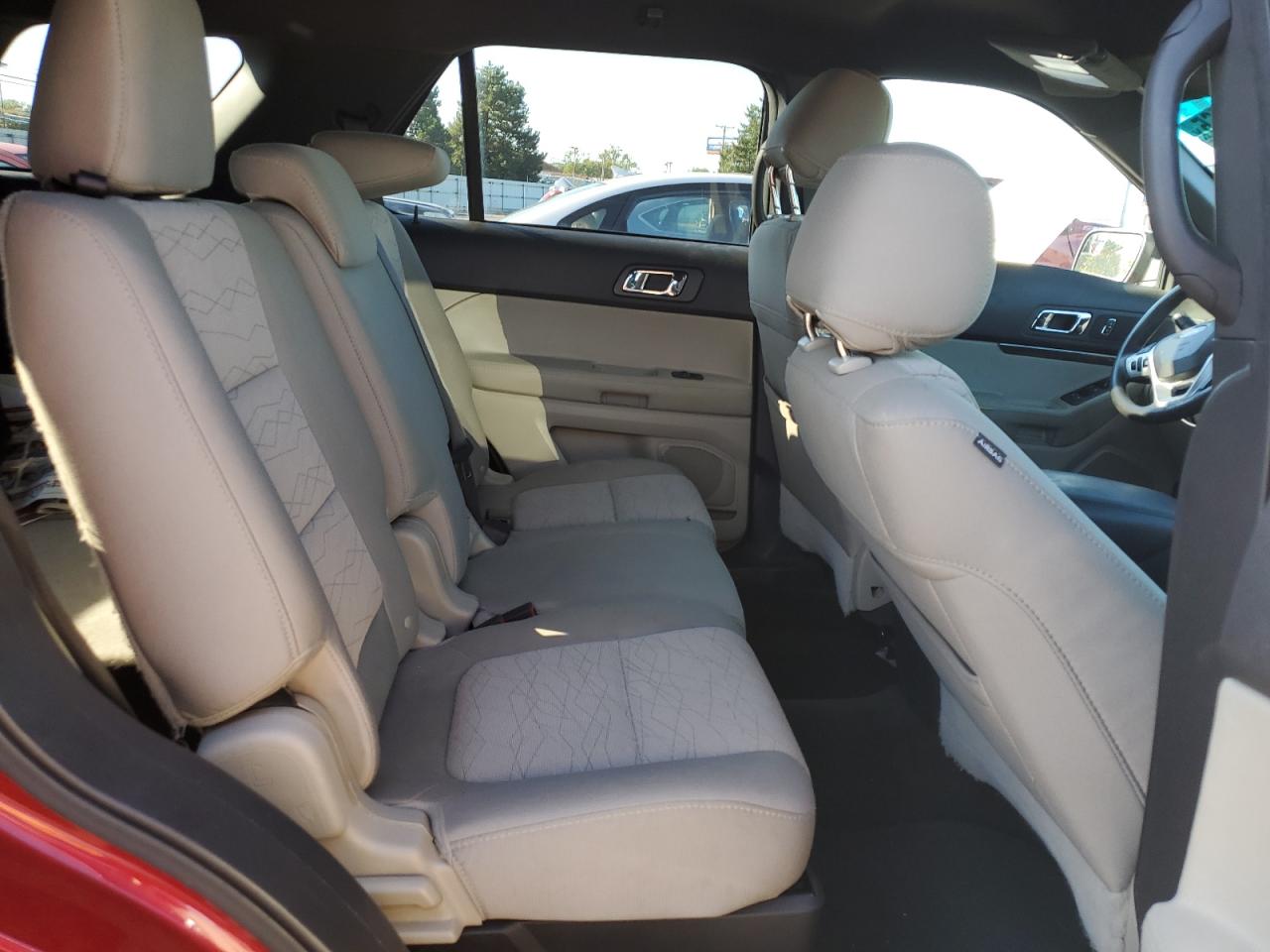 Ford Explorer Image 5